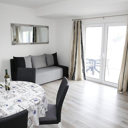 Apartments Gabrijel Vodice Bagian luar foto