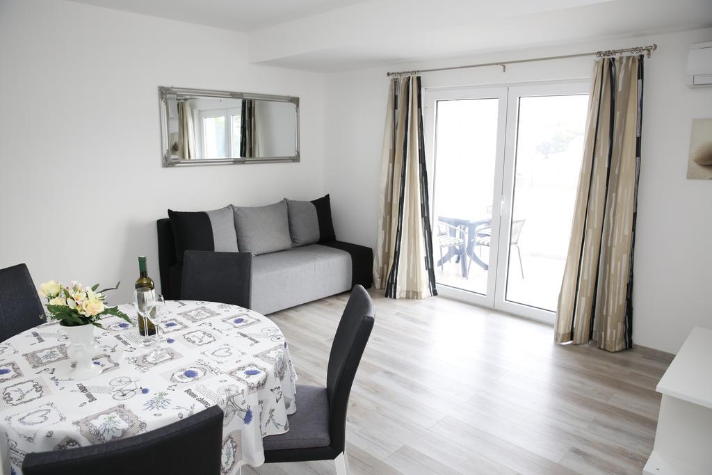 Apartments Gabrijel Vodice Bagian luar foto