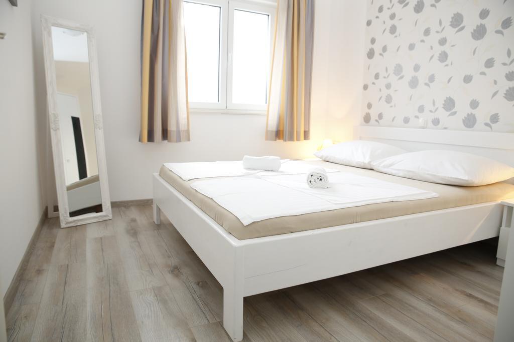 Apartments Gabrijel Vodice Bagian luar foto
