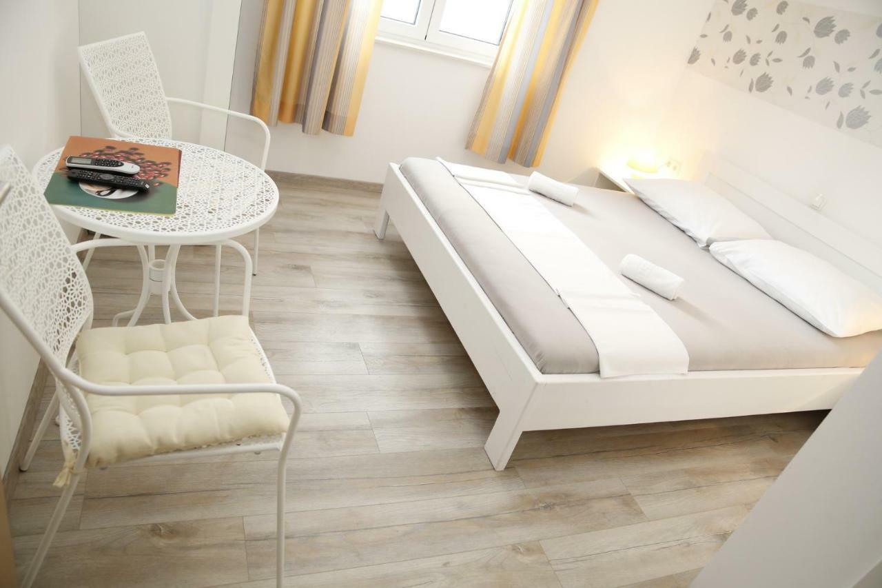 Apartments Gabrijel Vodice Ruang foto